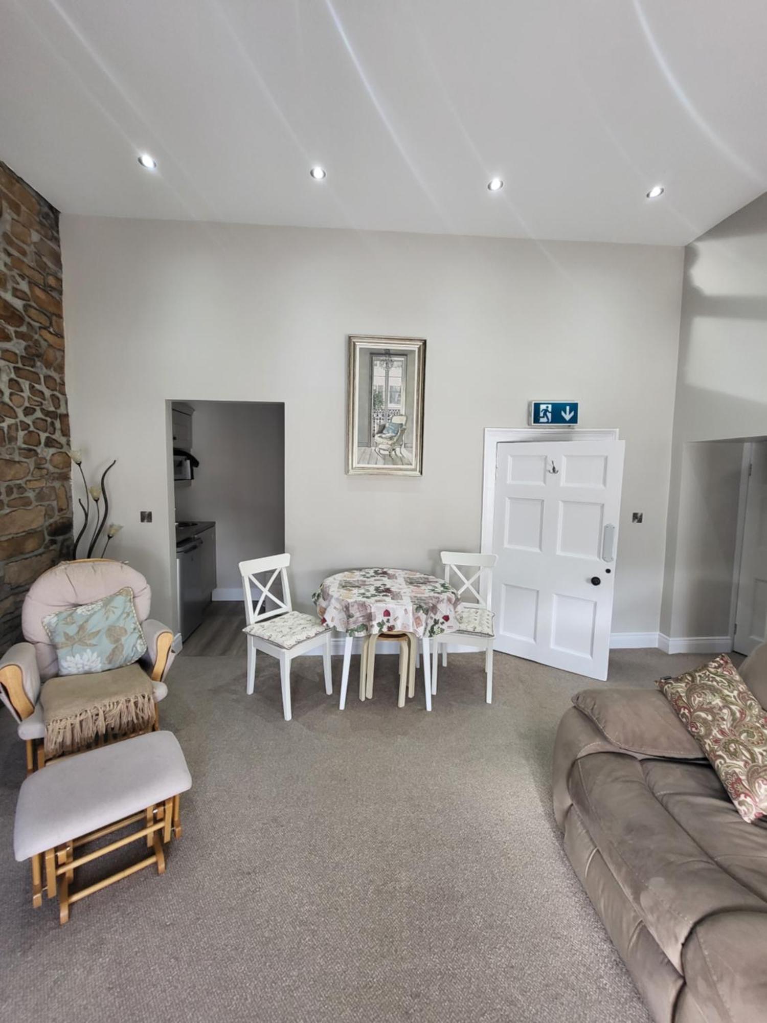 Charming 2-Bed Apartment In Donegal Town Centre Ngoại thất bức ảnh